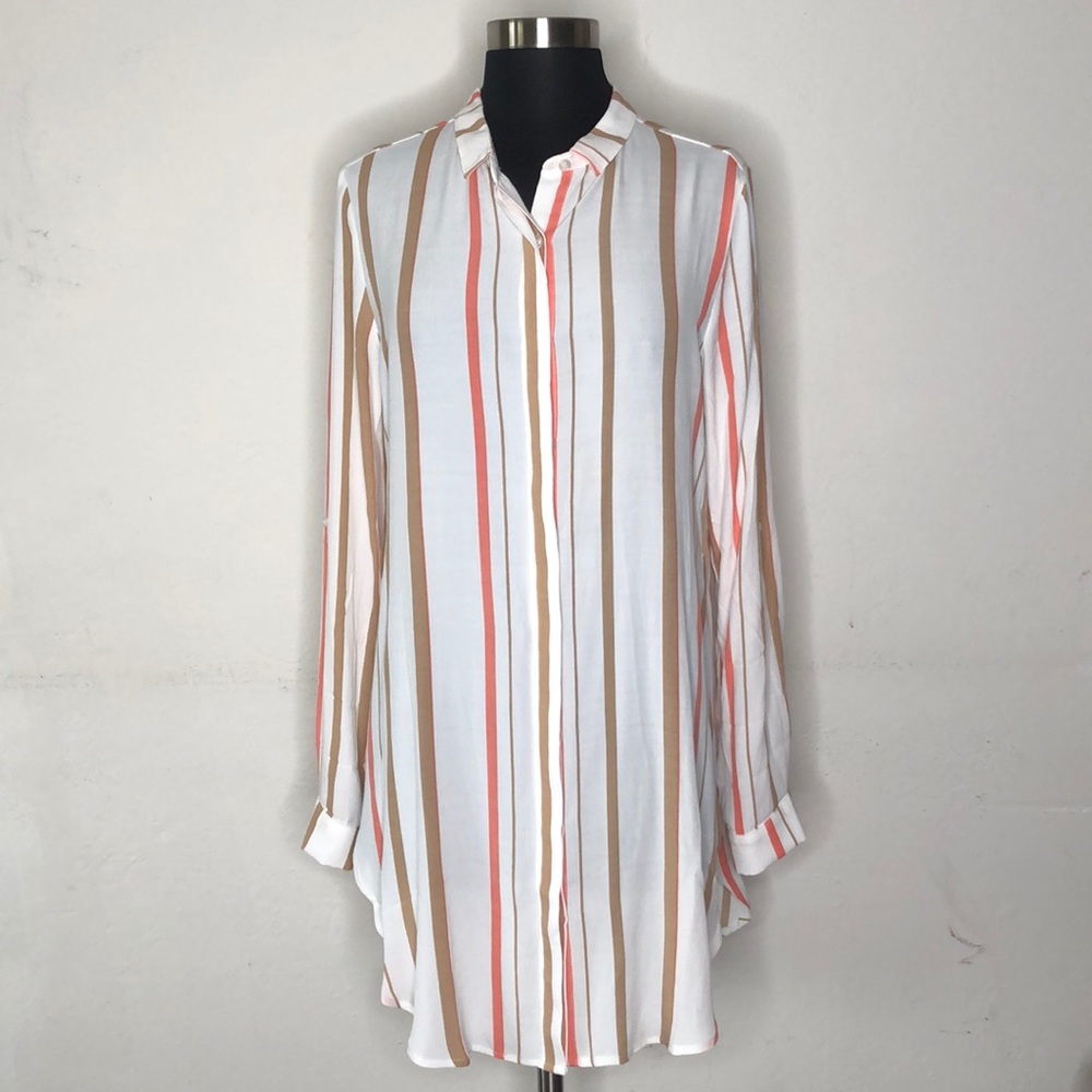 NWT Lumiere’ Button Up Tunic Top